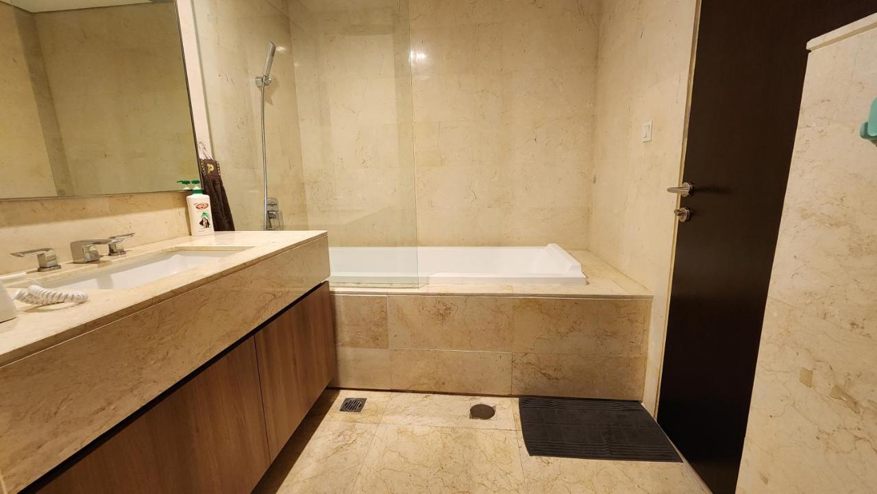 Unforgettable Nights Next To Ascott Sudirman -Min Stay 3 Nights- Джакарта Екстериор снимка