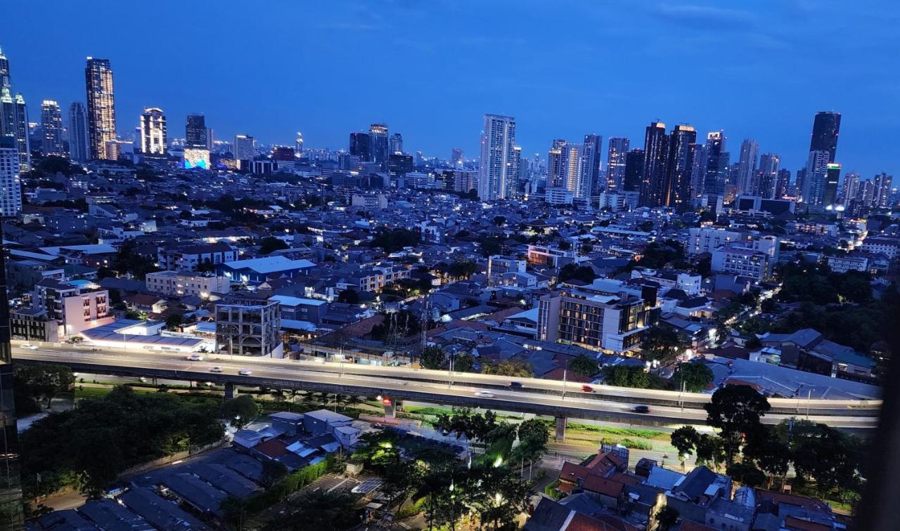 Unforgettable Nights Next To Ascott Sudirman -Min Stay 3 Nights- Джакарта Екстериор снимка