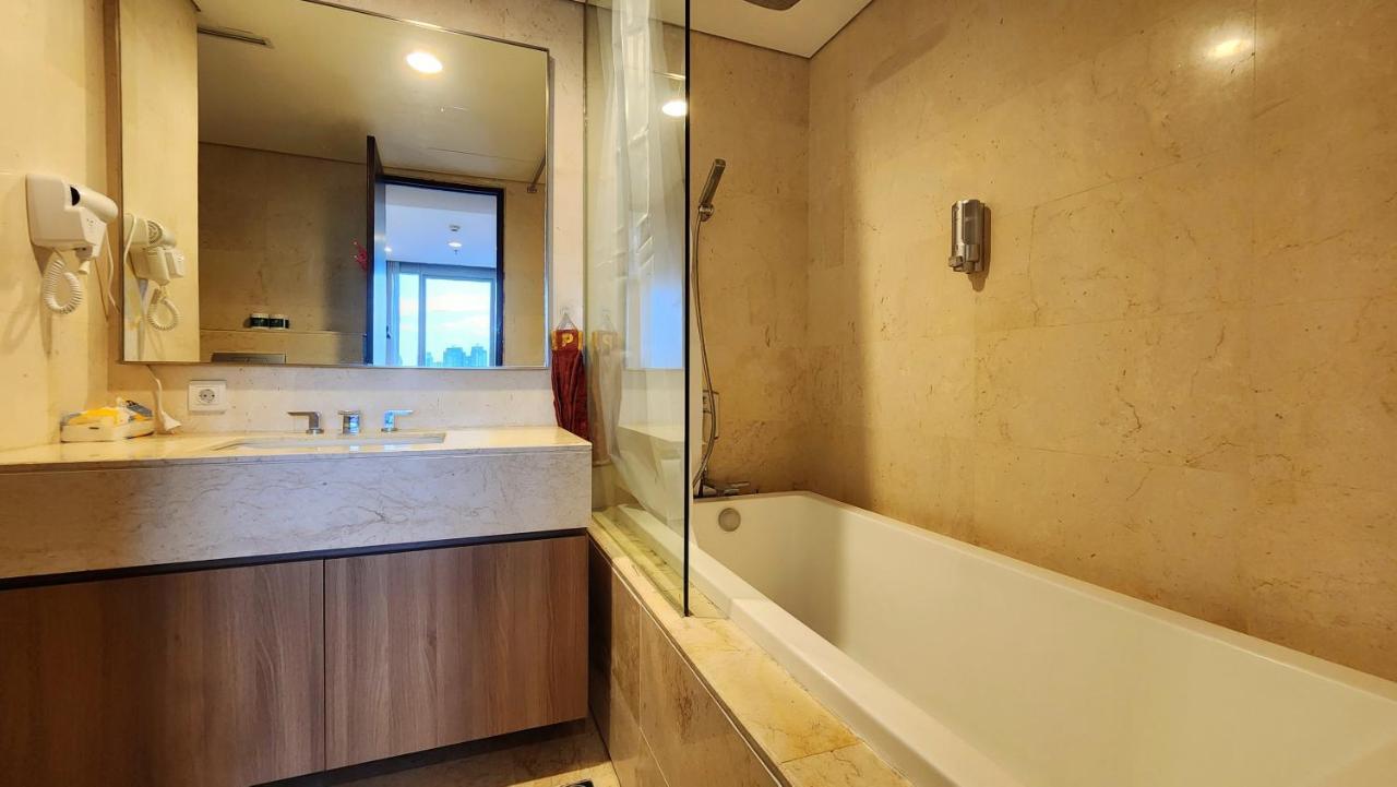 Unforgettable Nights Next To Ascott Sudirman -Min Stay 3 Nights- Джакарта Екстериор снимка